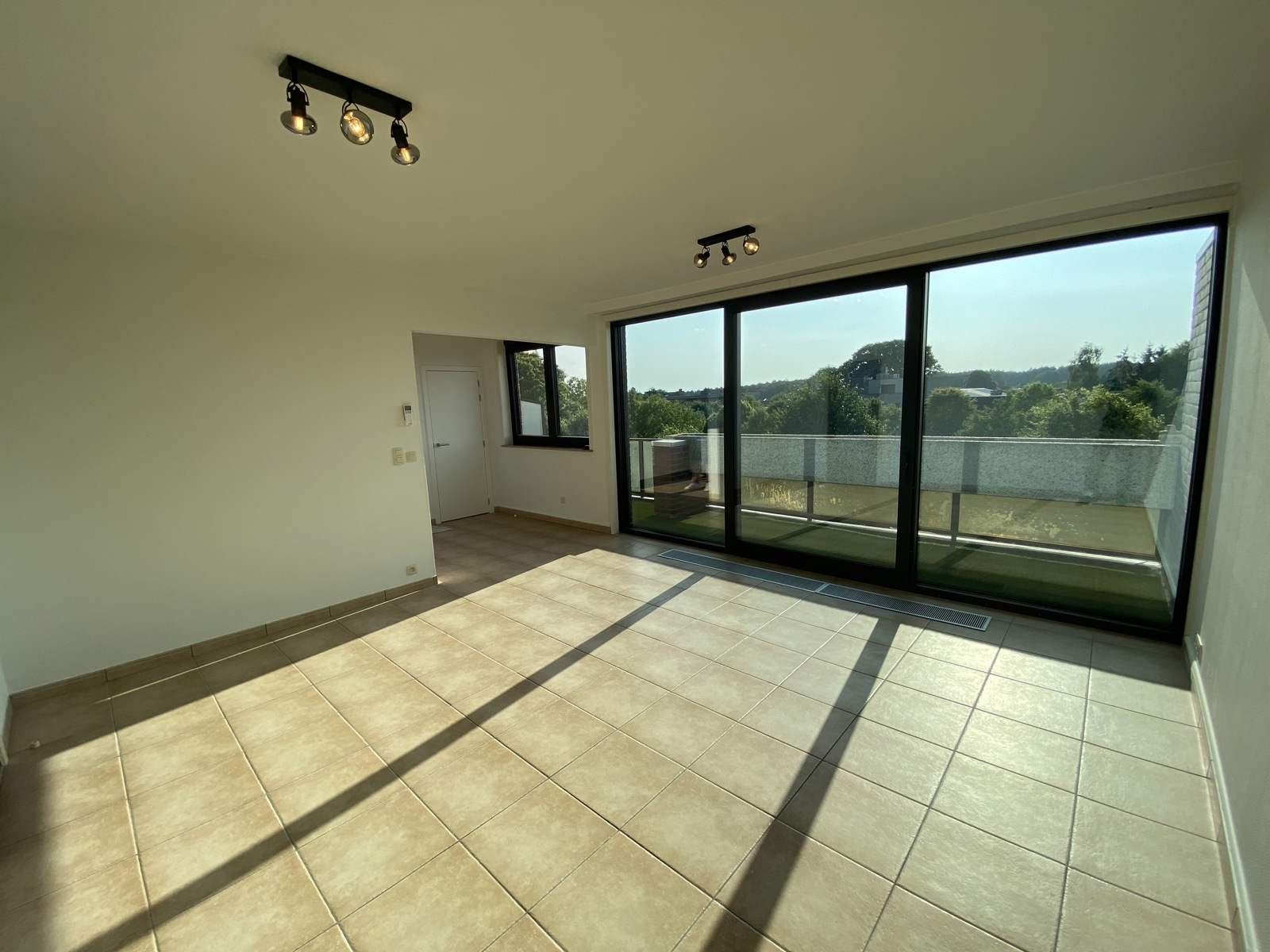 Mooi gerenoveerd dakappartement met terras - foto 2