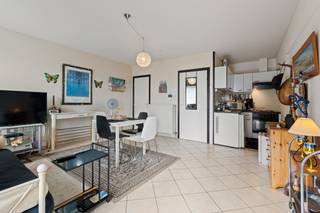 Blankenberge: Studio met zonneterras te koop nabij zee!In een rustige buurt nabij zee vinden we deze aangename studio met zuidgericht terras te koop...