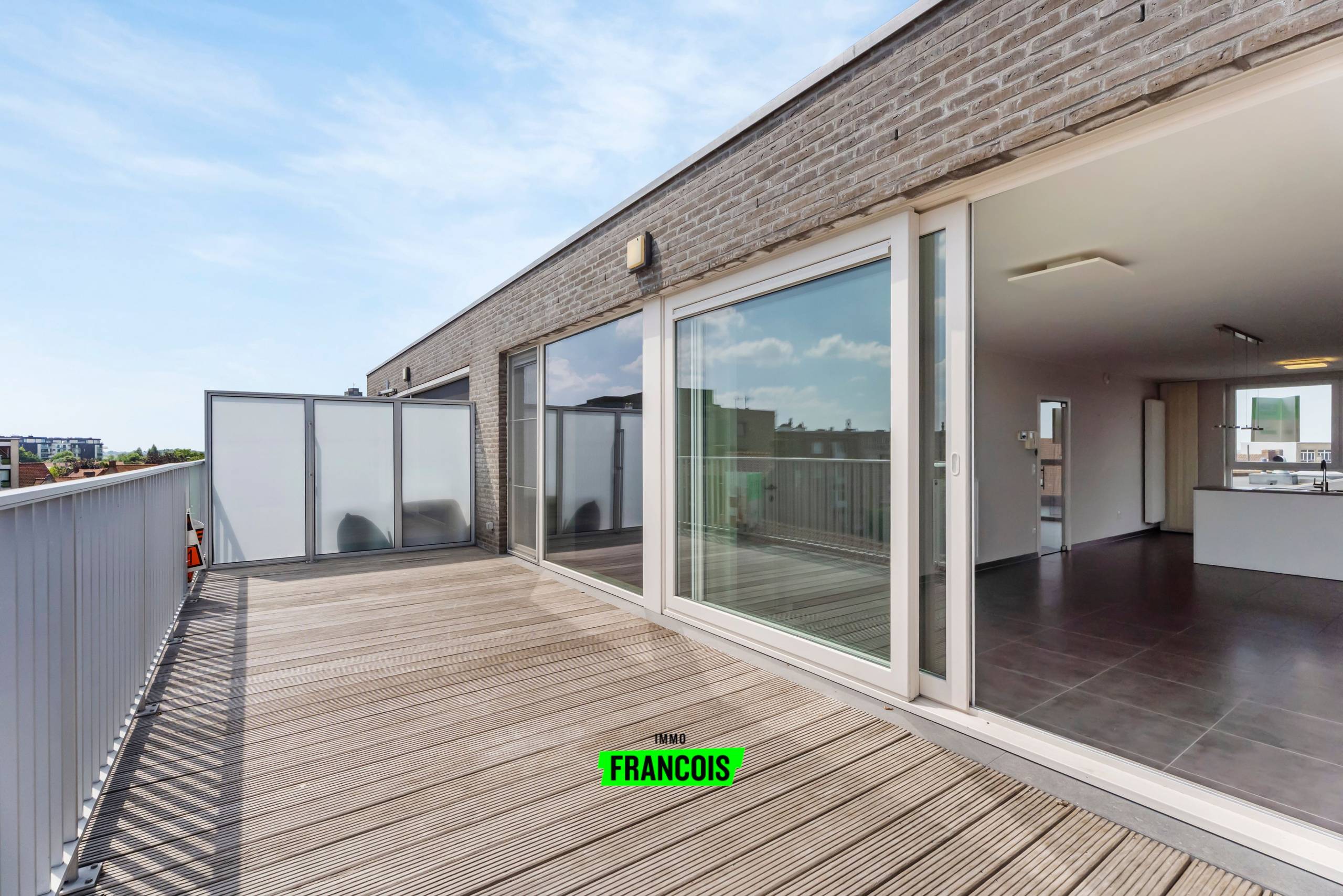 Instapklaar appartement met ruim terras in centrum Diksmuide - foto 1