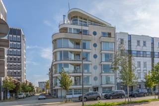 Met gepaste trots stellen wij u dit heerlijk appartement voor op een absolute toplocatie met uniek zicht op beide Scheldebochten. Wonen op het,...