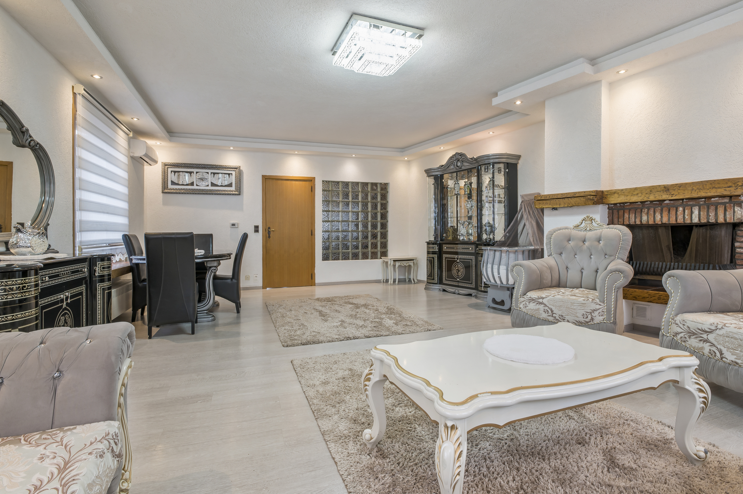 Commercial à vendre à Saint-Nicolas avec 4 chambres - photo 3