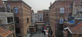 Office for sale - Meymo is a prestigious renovation project that revives a historic customs building from 1906, located near Thurn & Taxis,...