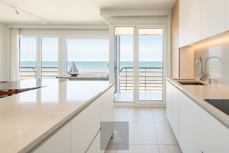 Volledig vernieuwd instapklaar 3 slpk-appartement op de zeedijk. - foto 5
