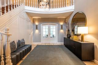 Prachtige rietgedekte klassevilla met een bewoonbare oppervlakte van 622 m² biedt u onder meer 4 slaapkamers, 3 badkamers, een dubbele garage...