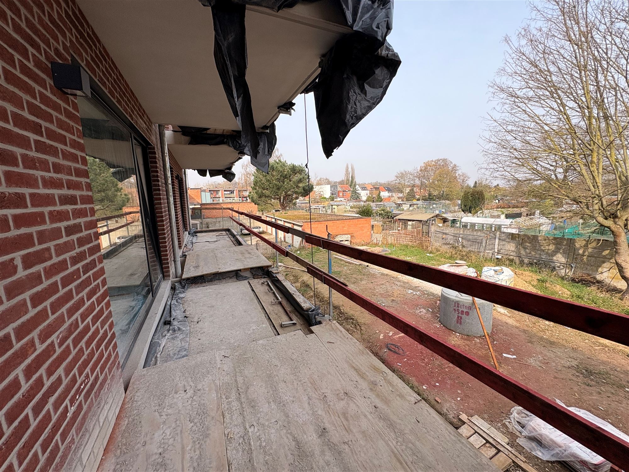 Appartement met 2 slaapkamers en terras. - foto 5