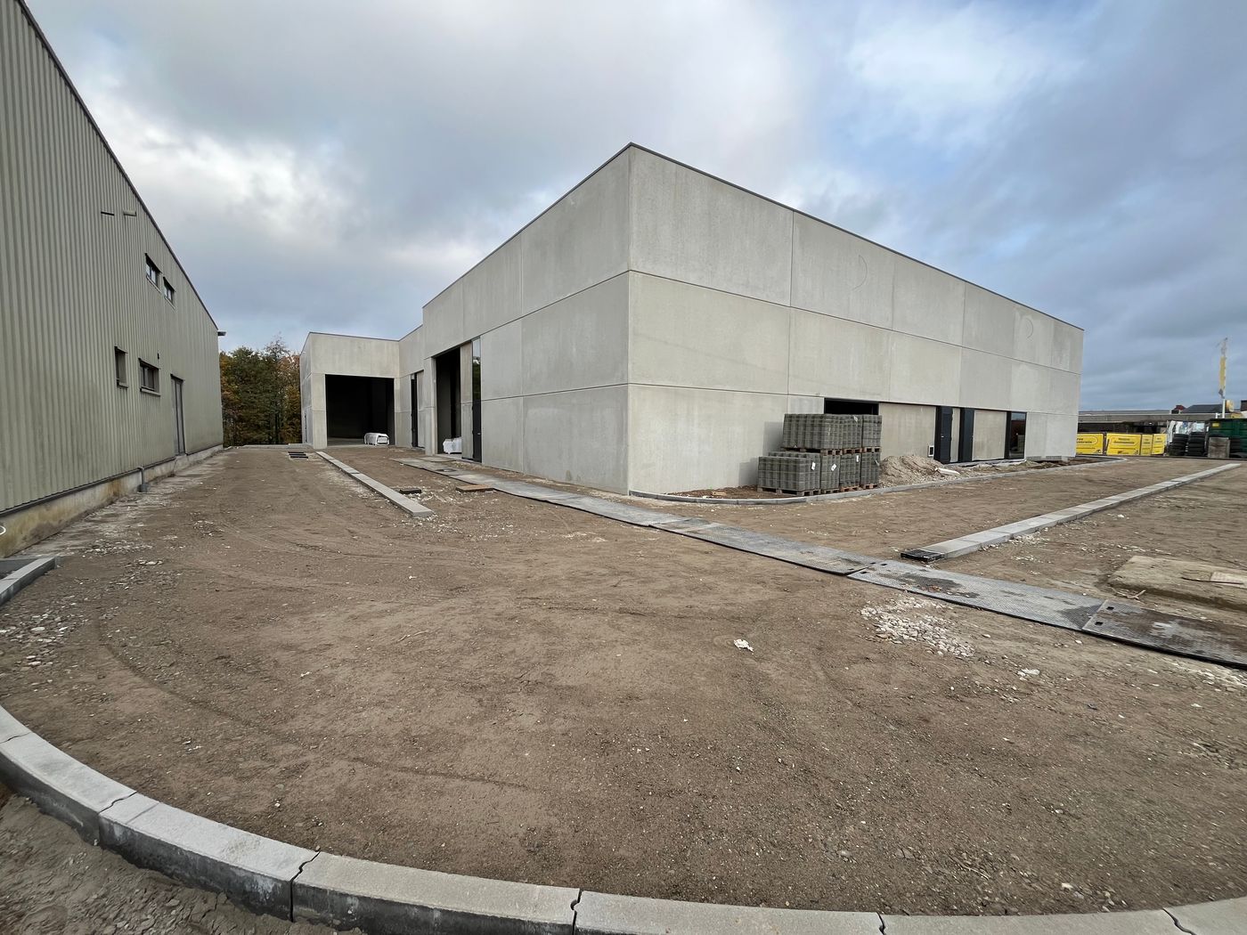 267 m² nieuwbouw KMO-unit nabij de E40 in Wetteren te koop - foto 5