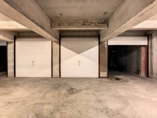 Vlot te bereiken, ondergrondse garagebox te koop gelegen te Oudstrijdersplein 9, centrum Middelkerke in de residentie "'T Pleintje".<br /><br />Afmetingen:<br />- breedte 2,60m<br />- diepte 5,05m<br />- nuttige hoogte 1,90m<br /><br />Bent u op zoek naar een Garagebox te koop te centrum Middelkerke?<br />Aarzel niet en leg vandaag nog uw bezoek vast!<br /><br />Bestuursmaatregelen in het maatregelenregister: in aanvraag