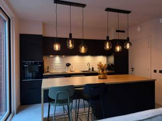 IN OPTIEVrasene – Duplex‑gelijkvloers (±85 m²) met tuin & carport – EPC A – 2 slpks (2022)Op Grote Kerkstraat 4, in het centrum van Vrasene, ligt dit...