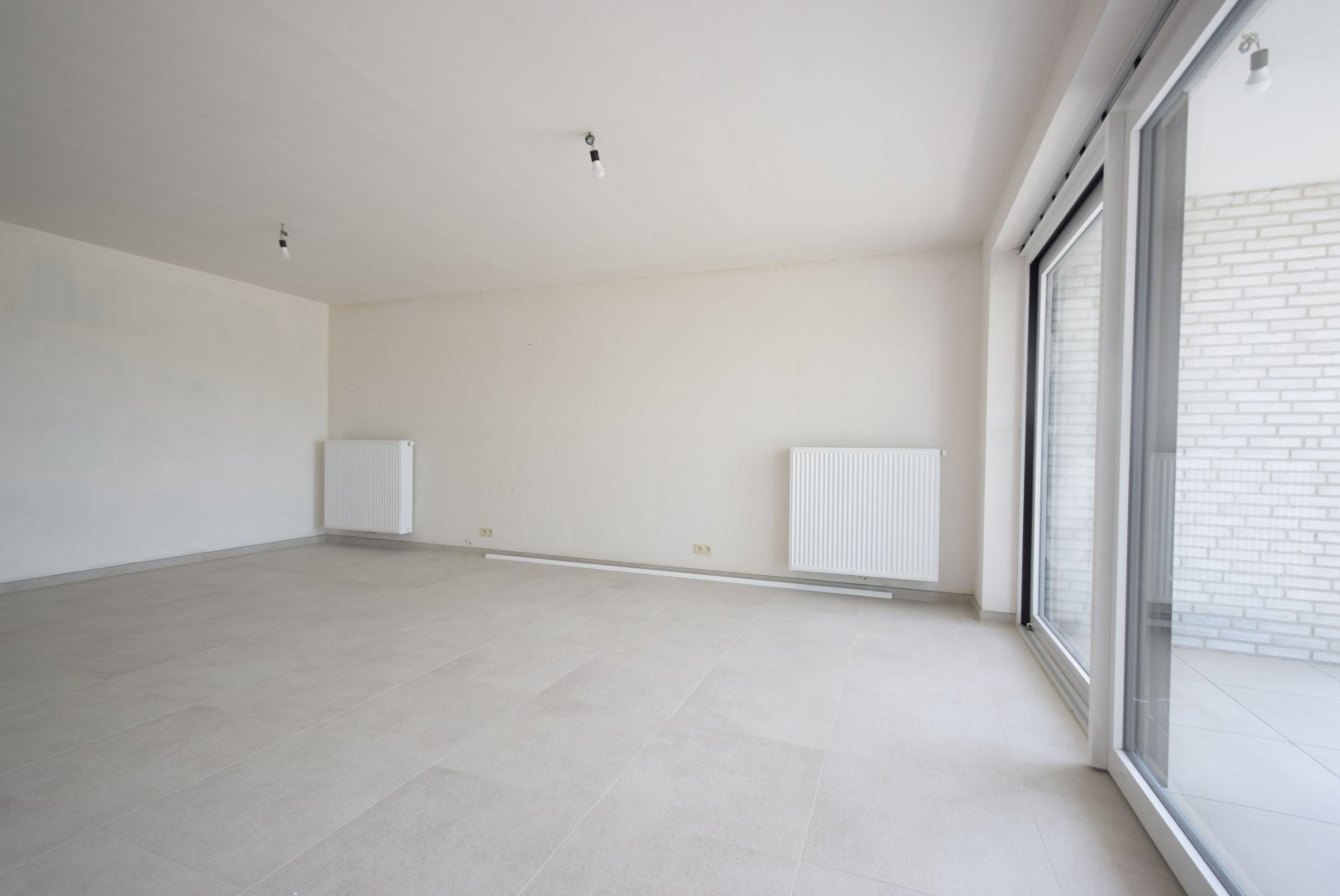 NIEUWBOUWAPPARTEMENT MET TWEE SLAAPKAMERS EN TERRAS - foto 2