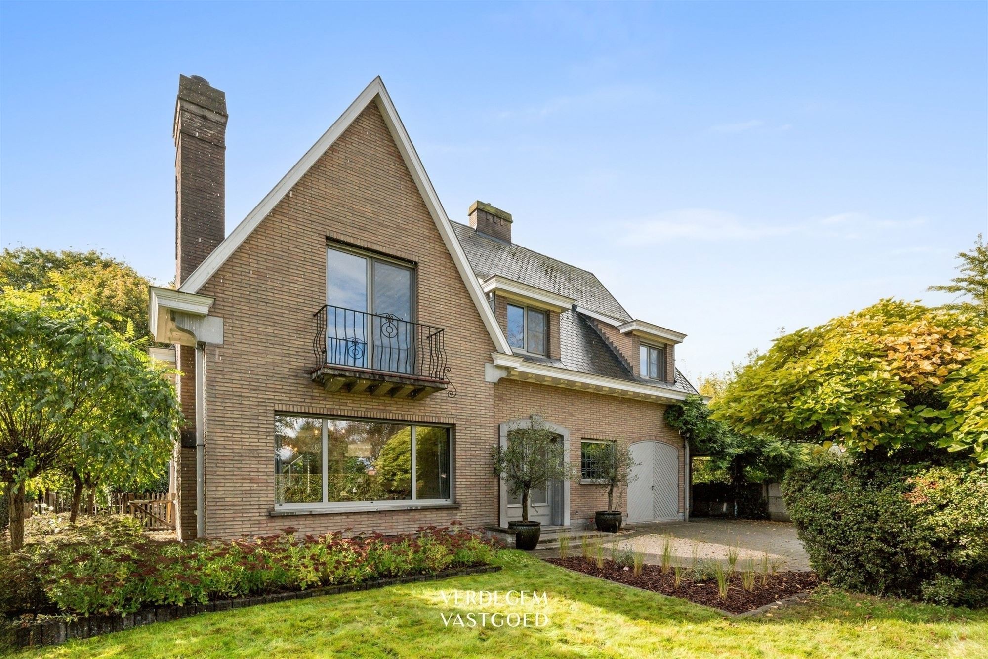 Prachtige villa met 5 slaapkamers en heerlijke tuin - foto 1