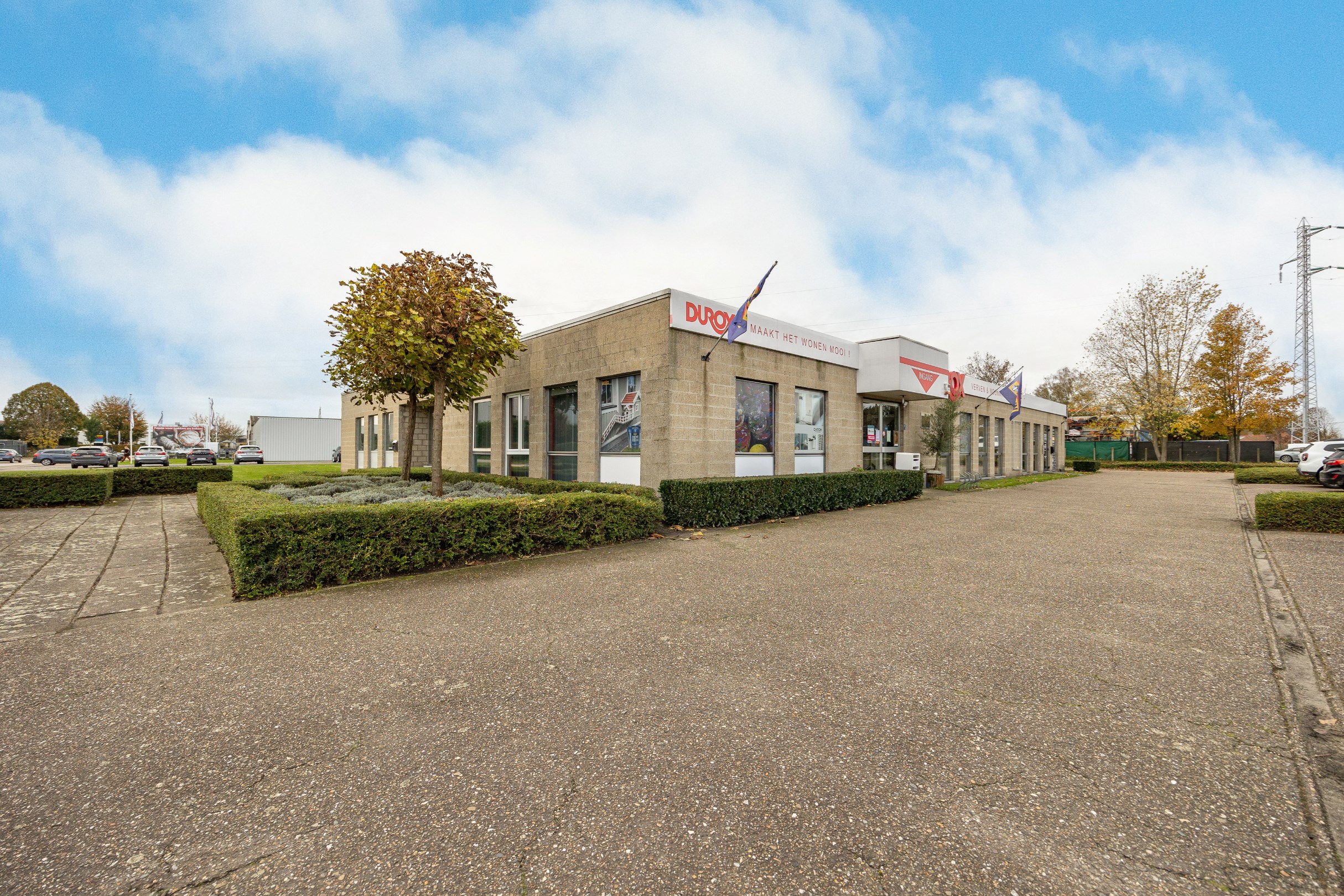 Multifunctioneel handelspand met achterliggend magazijn met oppervlakte van ca. 325 m² te Mol - foto 2