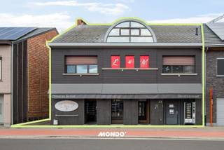 In het hart van Ruisbroek bieden wij u dit veelzijdige gebouw aan, ideaal voor wie wonen en ondernemen wil combineren.Op het gelijkvloers bevond zich...