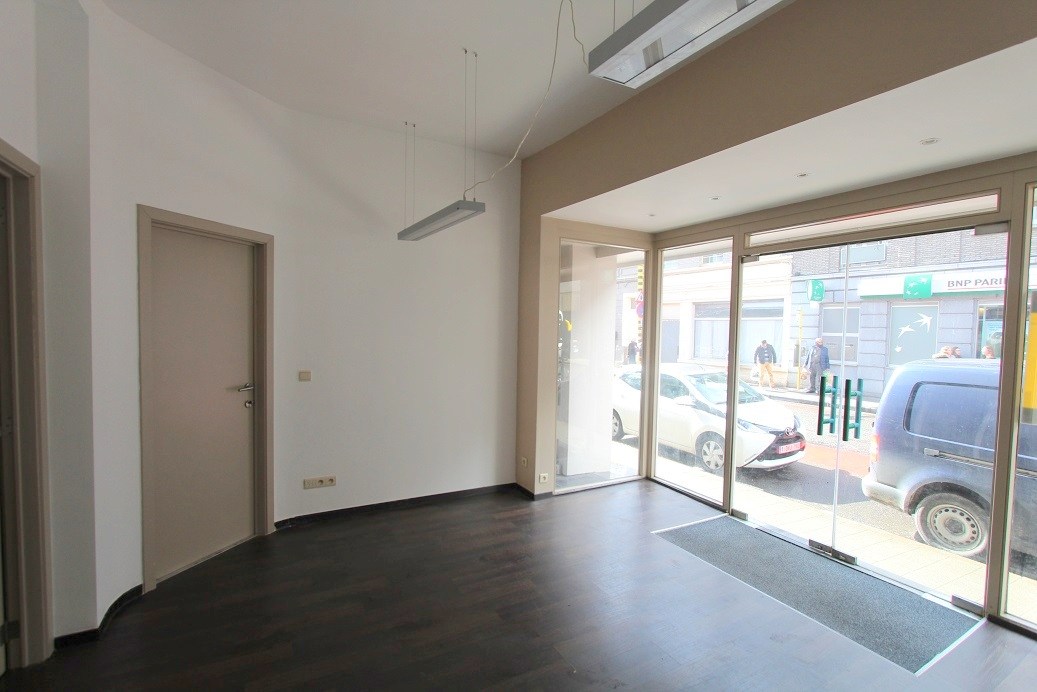 Commercial à louer à Gand - photo 2