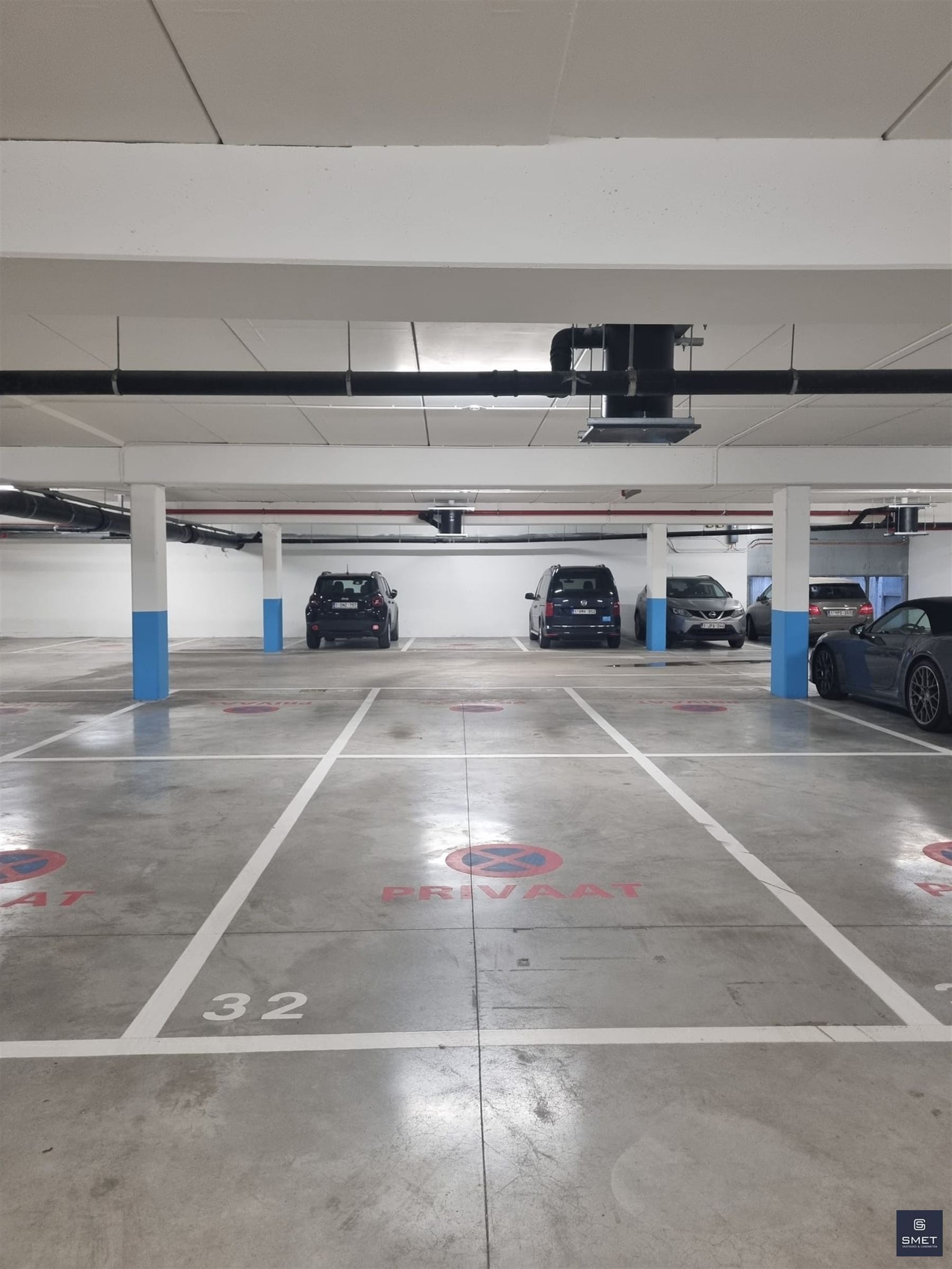 Garage for rent in Beveren-Kruibeke-Zwijndrecht - photo 3