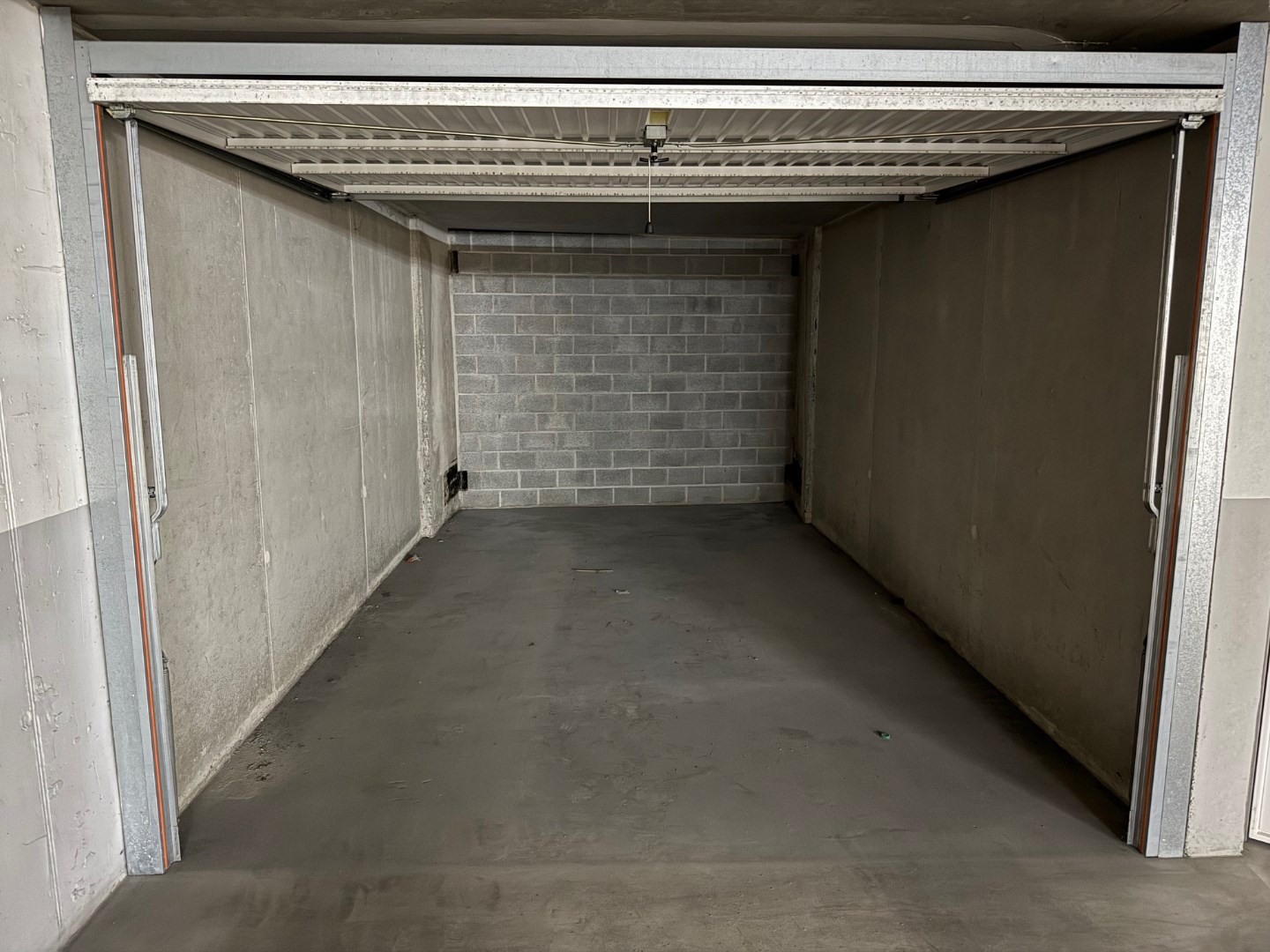 RES. J. STÜBBENPARK - GESLOTEN GARAGEBOX - DUINBERGEN - foto 4