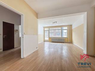 L'agence Trevi La Propriété vous propose ce bel appartement de 85 m² habitables idéalement situé à Charleroi, à proximité immédiate de toutes...