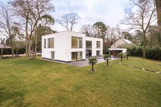 Luxurious newly built villa with pool This beautiful new villa was built with high-quality materials and with an eye on the latest and best...