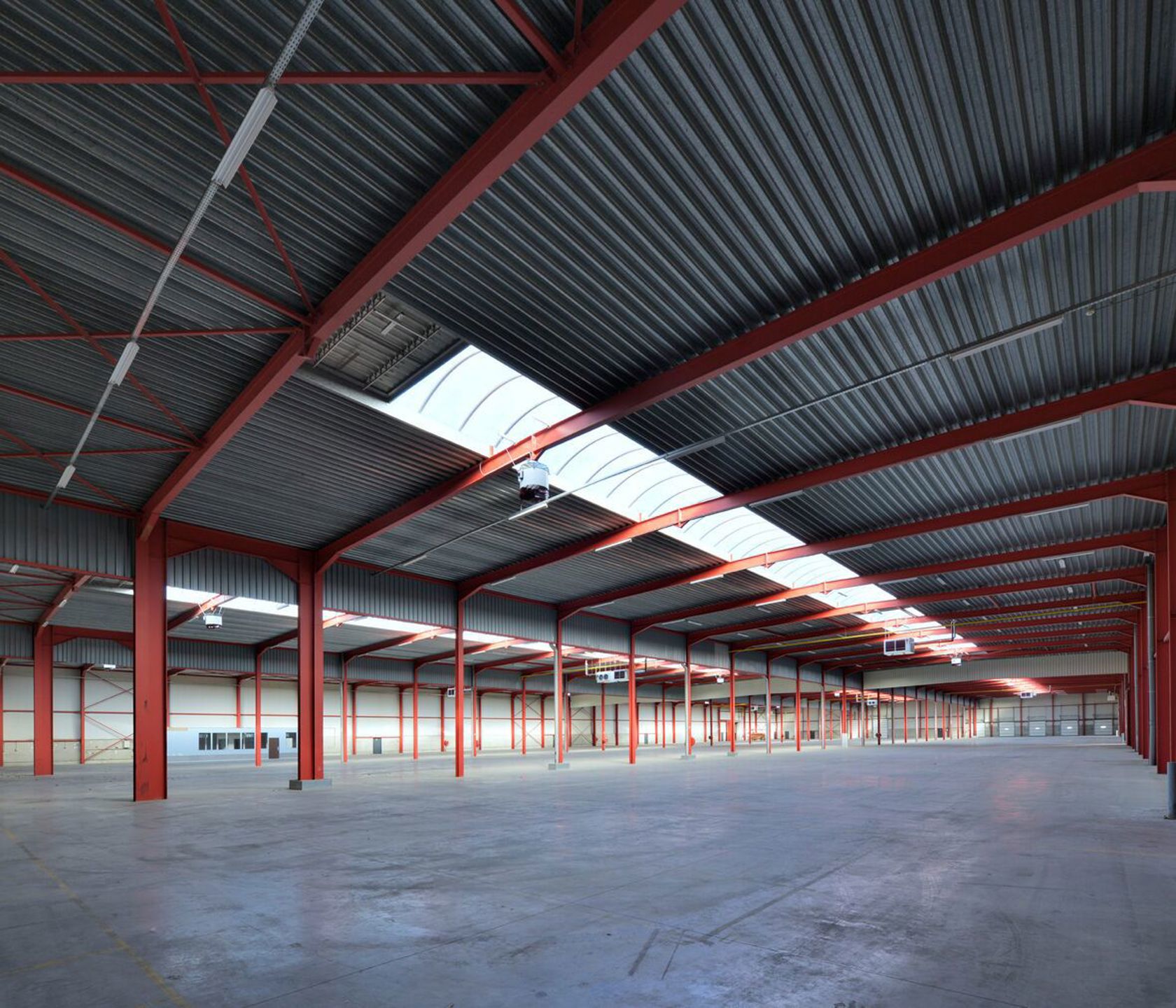 Uitstekend gelegen logistiek van 17.247 m² vlakbij de N16 - foto 2