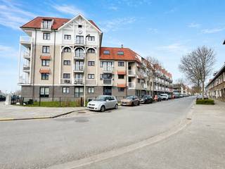 Afgesloten garagebox vlakbij de Oude Vismijn en de Tijdokstraat te Zeebrugge, met de toegangspoort via de Vissersstraat. Deze gemakkelijk in te...