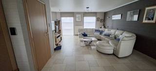 Deze uniek gelegen en instapklare woning scoort dankzij de 15 zuid gerichte zonnepanelen , hoog rendements condensatieketel (2025), een...