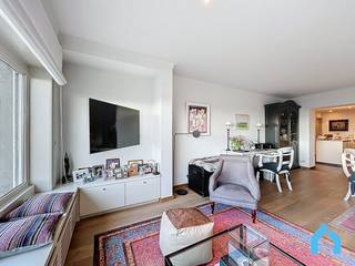 In Residentie "Ambassade", een gekend referentiepunt aan het Albertstrand, bieden wij u dit praktisch en rustig gelegen appartement aan. Hier...