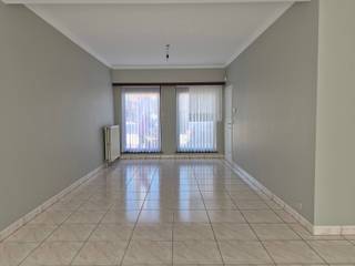 <div>
<div>
<section>
<div>
<div>
<div>
<div>
<div>
<div>
<p>Deze verzorgde woning is rustig gelegen in Rijkevorsel en geniet van een vlotte verbinding naar het centrum en de omliggende gemeenten. Op het gelijkvloers vindt u een inkomhal, een apart bureel, een gastentoilet, een lichtrijke leefruimte, een praktische keuken en een badkamer. Op de eerste verdieping bevinden zich drie volwaardige slaapkamers. Verder beschikt de woning over een handige berging, een gezellige veranda, een ruim tuinhuis en een aangename tuin waar u in alle rust kunt genieten. Naast de woning bevindt zich een garage, wat zorgt voor extra comfort en voldoende parkeermogelijkheden. Dankzij de praktische indeling en de buitenruimte is deze woning een ideale thuis voor gezinnen of wie op zoek is naar extra ruimte. <strong>Een BEZOEK aanvragen kan enkel online via WWW.VASTGOEDPARTNERS.BE</strong><span></span></p>
</div>
</div>
</div>
</div>
<div></div>
<div>
<div></div>
</div>
</div>
<div>
<div></div>
</div>
</div>
</section>
</div>
</div>
<div></div>