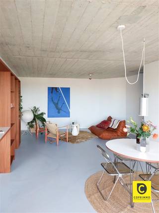 <p><span>Luxuriously renovated 2 bedroom apartment with extensive terrace in 't greenery!</span></p><p><span>This stylishly renovated apartment with sublime finishes is located on the</span><span><sup>8th</sup></span><span> floor of an excellently maintained building with prime location. Stores, parks, schools, restaurants, sports facilities, public transport and roads are always nearby, as well as the vibrant Antwerp city life. Also structurally this gem is a real winner, you enjoy an excellent EPC A, compliant electricity and it is asbestos safe. From every room you overlook the surrounding natural beauty, your privacy is 100% guaranteed. In short, a guarantee of quality and carefree living and / or investment.</span></p><p><span> </span></p><p><span>Entrance hall, living space &amp; kitchen:</span></p><p><span>The outstanding finish is immediately apparent when entering the apartment through the entrance hall with security door, videophone and beautiful natural oak parquet that continues seamlessly into the living space and perfectly matches the travertine tiled floor of kitchen, bathroom and toilet. The line also continues into the light-filled living space that overlooks the greenery and features designer light rails. The eye-catching walnut kitchen with cooking island and sitting area is the vibrant heart and is equipped with quality appliances (induction stove with integrated recovery hood, refrigerator, freezer, dishwasher). The recessed LED lighting literally and figuratively puts this sublime kitchen in the spotlight and you also enjoy a 5-year warranty on appliances and 10 years on cabinets. </span></p><p><span> </span></p><p><span>Night hall, laundry room, toilet, bathroom &amp; bedrooms:</span></p><p><span>The separate laundry room was subtly integrated into the night hall and the toilet was also housed separately. The rustic bathroom includes a fantastic walk-in/rain shower and a modern double washbasin. A place with a high Zen content where you can completely unwind. Both bedrooms are spacious, also on parquet and overlooking the greenery, a good night's sleep is assured. From the spacious master bedroom, by the way, you have direct access to the terrace. </span></p><p><span> </span></p><p><span>Terrace, basement, car parking &amp; bike storage:</span></p><p><span>The extensive (south)west-oriented terrace extends the entire width of the apartment. Here you can fully enjoy the green surroundings, whether or not accompanied by a good glass of wine or a tasty meal. The basement storage room is included. The above-ground car parking space must be purchased (€ 7,500). Bicycles can be stored both underground and above ground.</span></p><p><span> </span></p><p><span>Additional assets:</span></p><p><span>- Prime location</span></p><p><span>- Move in, unpack and enjoy</span></p><p><span>- EPC A (92m²)</span></p><p><span>- Electricity compliant</span></p><p><span>- Asbestos safe</span></p><p><span>- New HR windows and radiators</span></p><p><span>- High level of finishing</span></p><p><span>- Large (S)W terrace</span></p><p><span>- Condition of the building (recent terraces, roof and facade insulation/renovation, elevator, side paths, sewerage,...)</span></p><p><span>- Basement, bike storage and car parking area</span></p><p><span> </span></p>