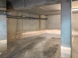 VLOT TOEGANKELIJKE ONDERGRONDSE AUTOSTAANPLAATS op een CENTRALE LOCATIE in BRAKEL. Deze staanplaats bevindt zich in een RECENTE RESIDENTIE en...