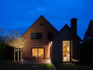 Sint-Denijs-Westrem - Vrijstaande woning met aangename tuin en achtergelegen ‘poolhouse’ in een rustig gelegen wijk.Voor meer informatie, mail...