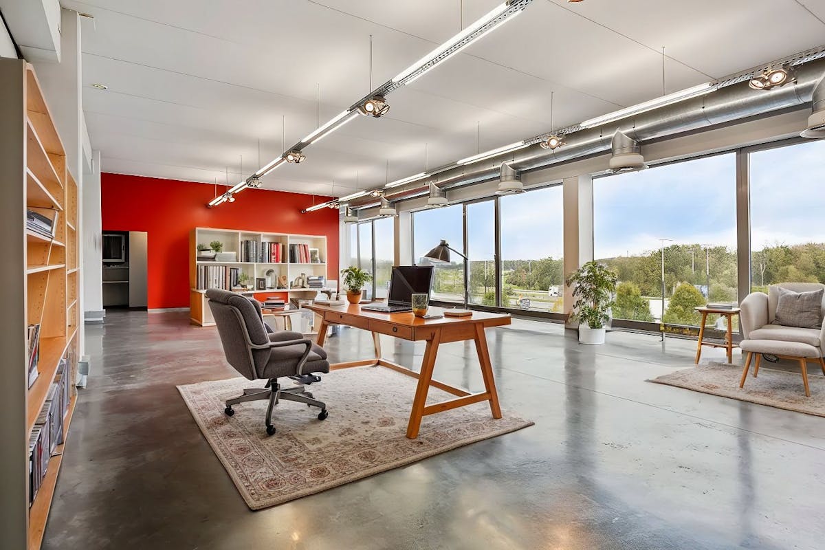 Offices with a fantastic visible location for rent near the Klaverblad - photo 4