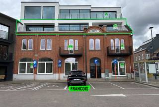 In het centrum van Handzame, pal naast de kerk, bevindt zich dit gloednieuwe woonproject met 6 moderne en energiezuinige appartementen. Dankzij...