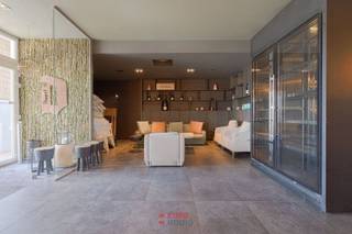 OVERNAME HANDELSZAAKGelegen in het midden van de jachthaven langs de wandelpromenade tussen Nieuwpoort-Bad en Nieuwpoort-Stad vindt wij deze...