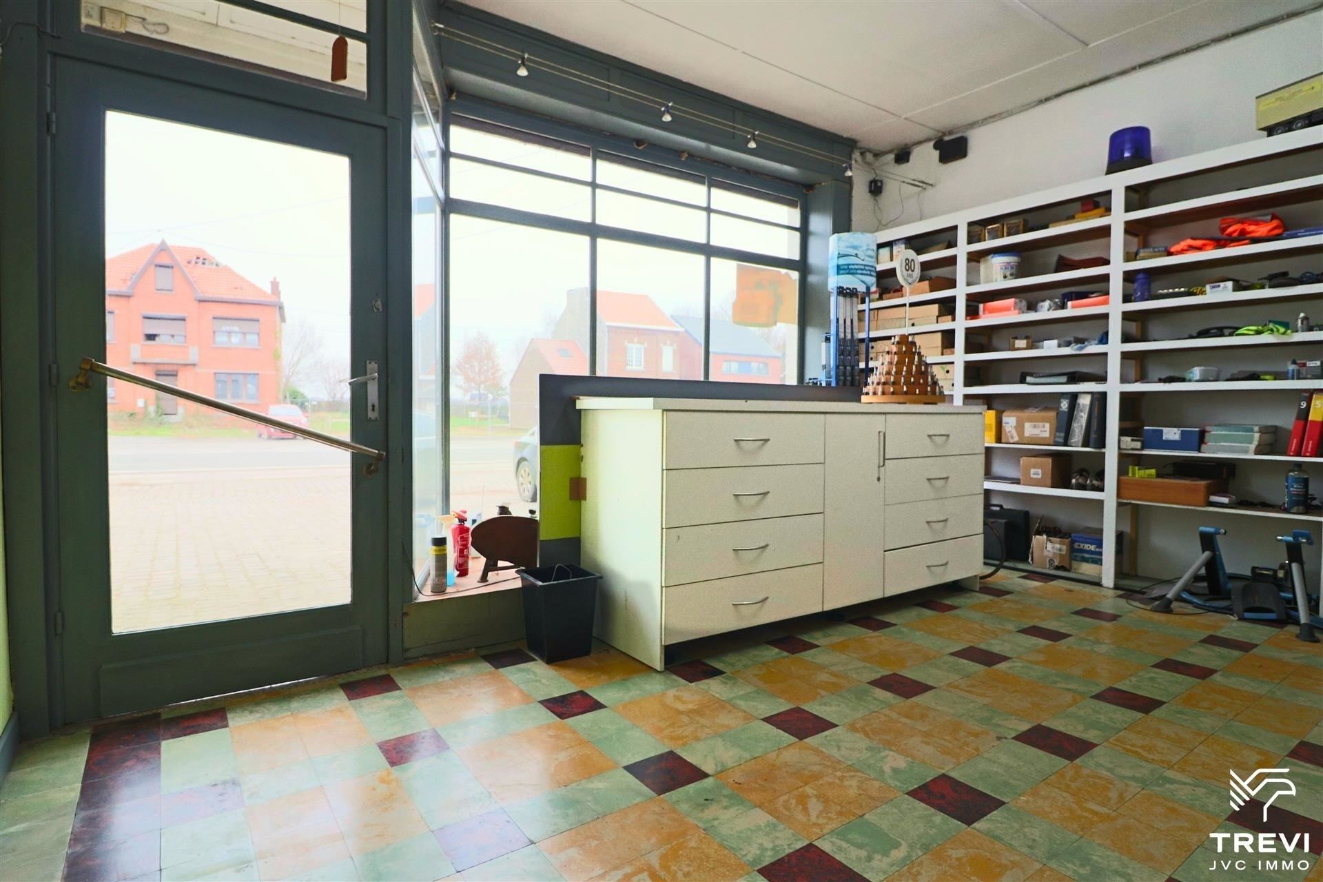 Grand entrepôt/garage avec partie bureau/commerce - photo 3