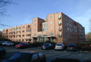 +++ Triomflaan 151, 1050 ELSENE +++Deze aangename studio van 22m² (geschikt voor één persoon) bevindt zich op het gelijkvloers van Campus Irena, in...