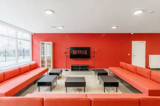 Are you looking for an investment opportunity or student accommodation for your children who are studying?Excellent Location:Located at Jan...