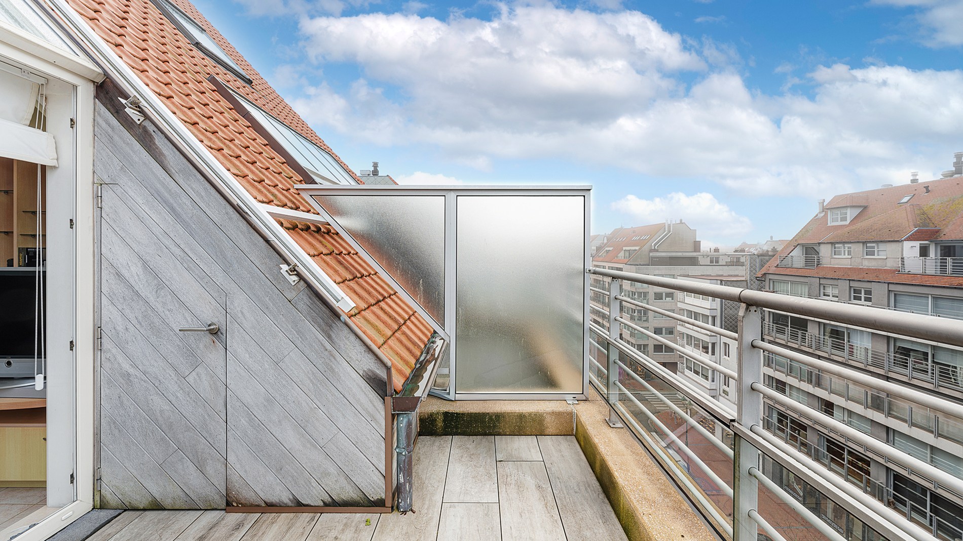 Penthouse avec grandes terrasses près de la plage à vendre - photo 3