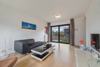 Bent u op zoek naar een super leuke gezinswoning met 3 slaapkamers, een tuin én een garagebox op Linkeroever? Lees hier dan zeker even...