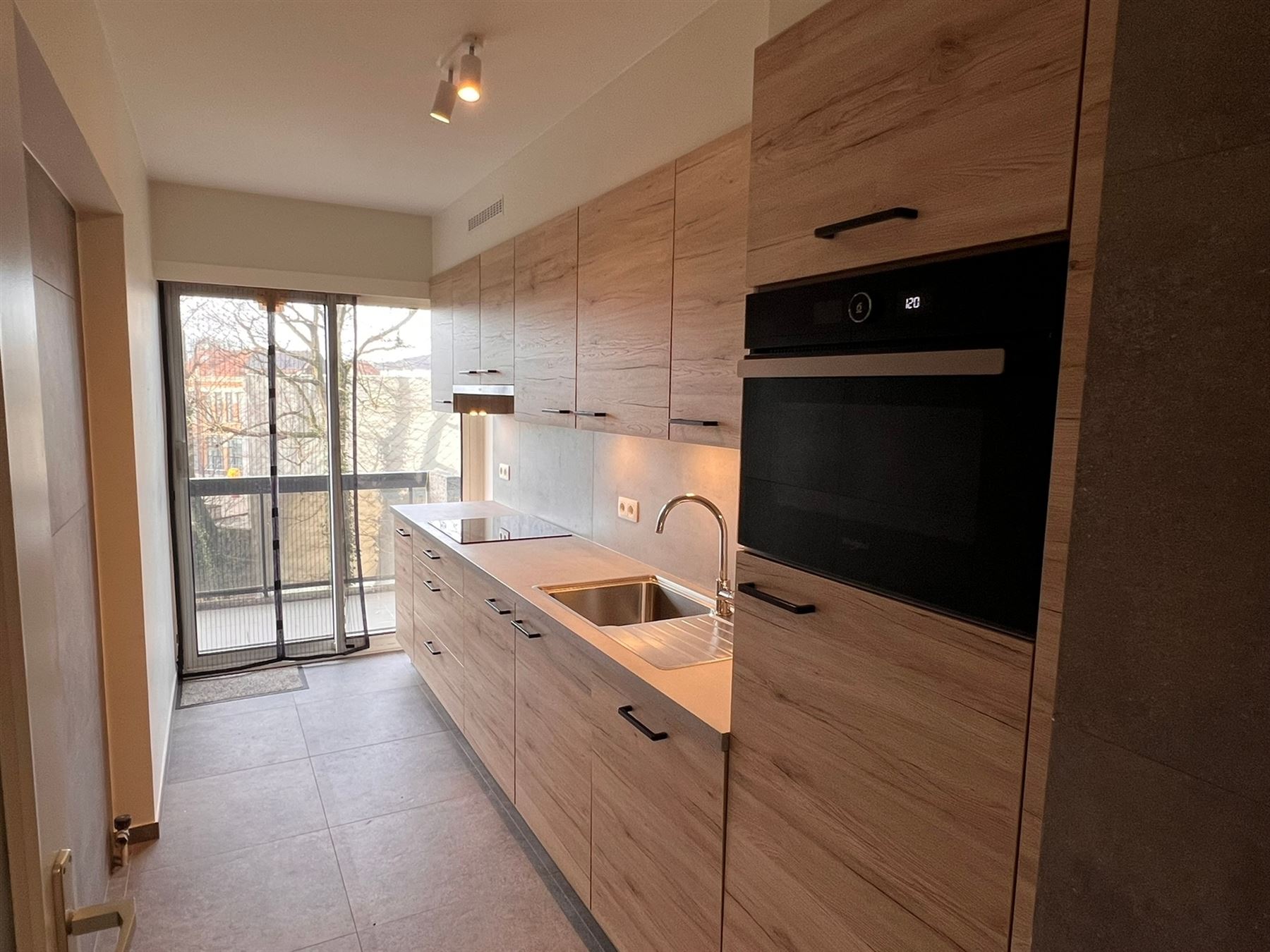 Renovated 1-bedroom apartment - photo 3