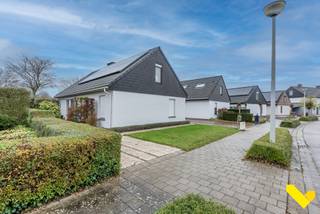 Instapklare en gerenoveerde gezinswoning!De woning is gelegen in een mooie, rustige omgeving, binnen de ring rond Geel. U heeft uitstekende...