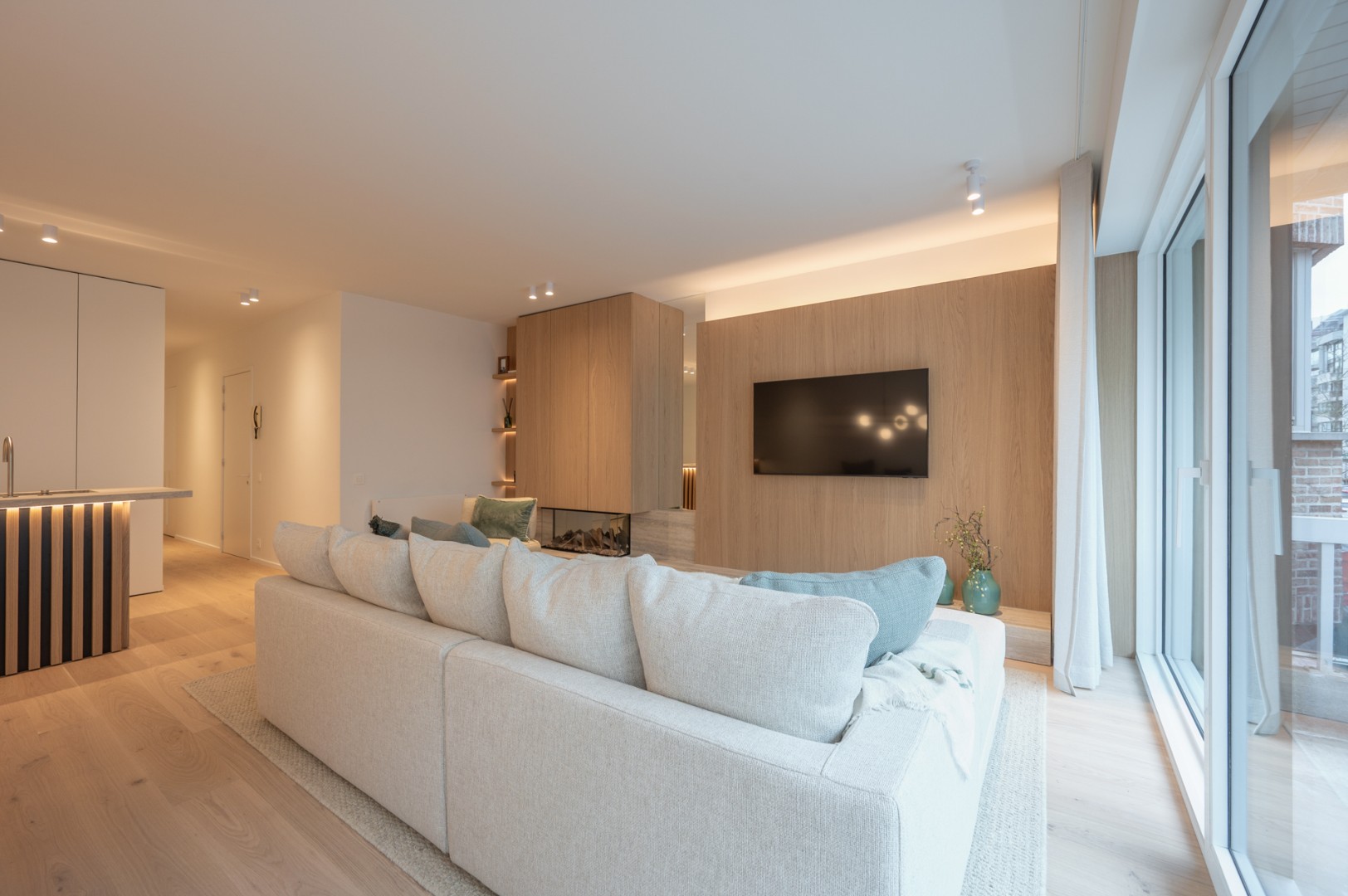 Exclusief volledig gerenoveerd appartement met 3 slaapkamers en hoogwaardige afwerking - photo 5