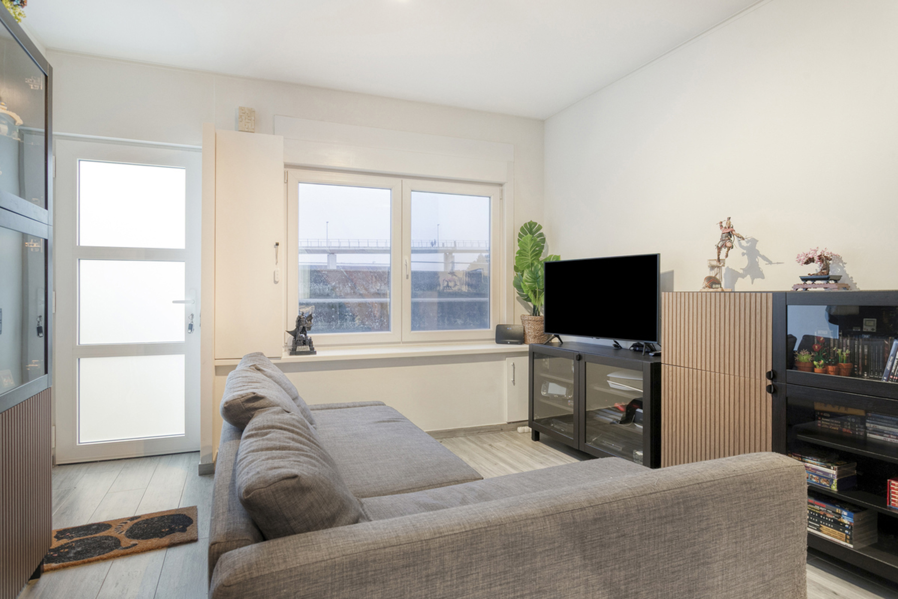 Gerenoveerde rijwoning met 2 slaapkamers - WETTEREN - foto 3