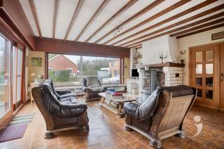 Ruime gelijkvloerse woning te Wezemaal! Deze stevig gebouwde woning uit 1975 biedt een bewoonbare oppervlakte van maar liefst 258m² en is gelegen op...