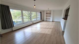 Instapklaar & comfortabel 2-slaapkamerappartement op een uitstekende ligging in het centrum van Torhout met een mooi zicht op de Burg.Ideaal gelegen...