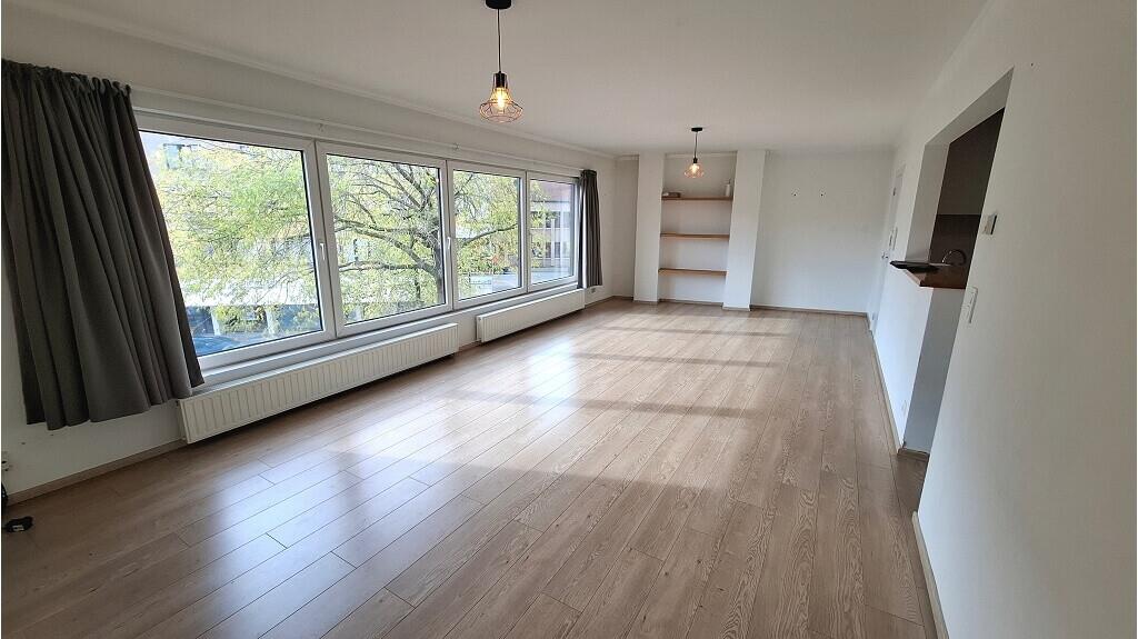 Comfortabel 2-slaapkamerappartement te koop in Torhout - photo 2