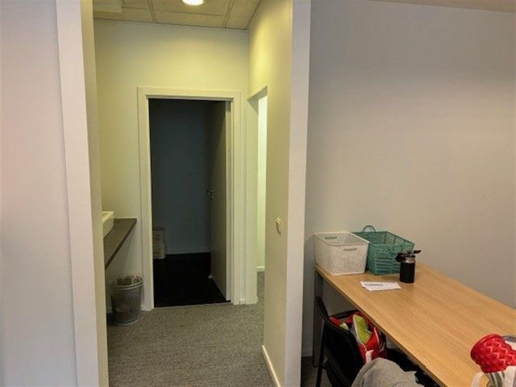 Verhuurde Kantoorruimte te Turnhout - 198m² - foto 5