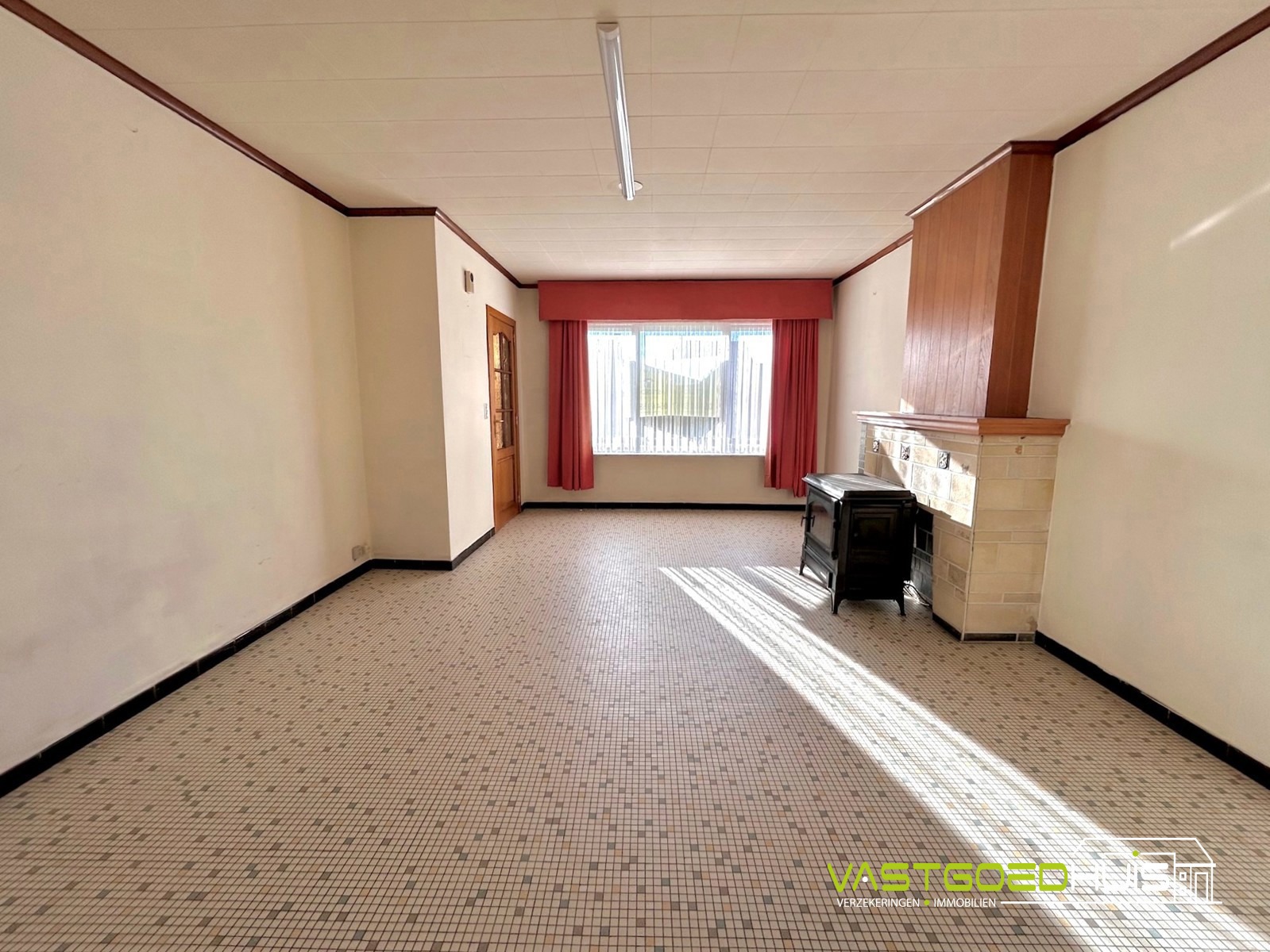 Karaktervolle, te renoveren gezinswoning met tuin - foto 5