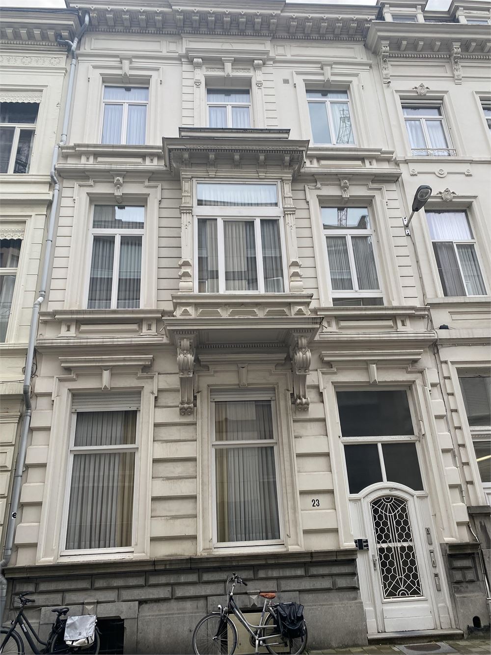 Maison à louer à Anvers avec 9 chambres - photo 2