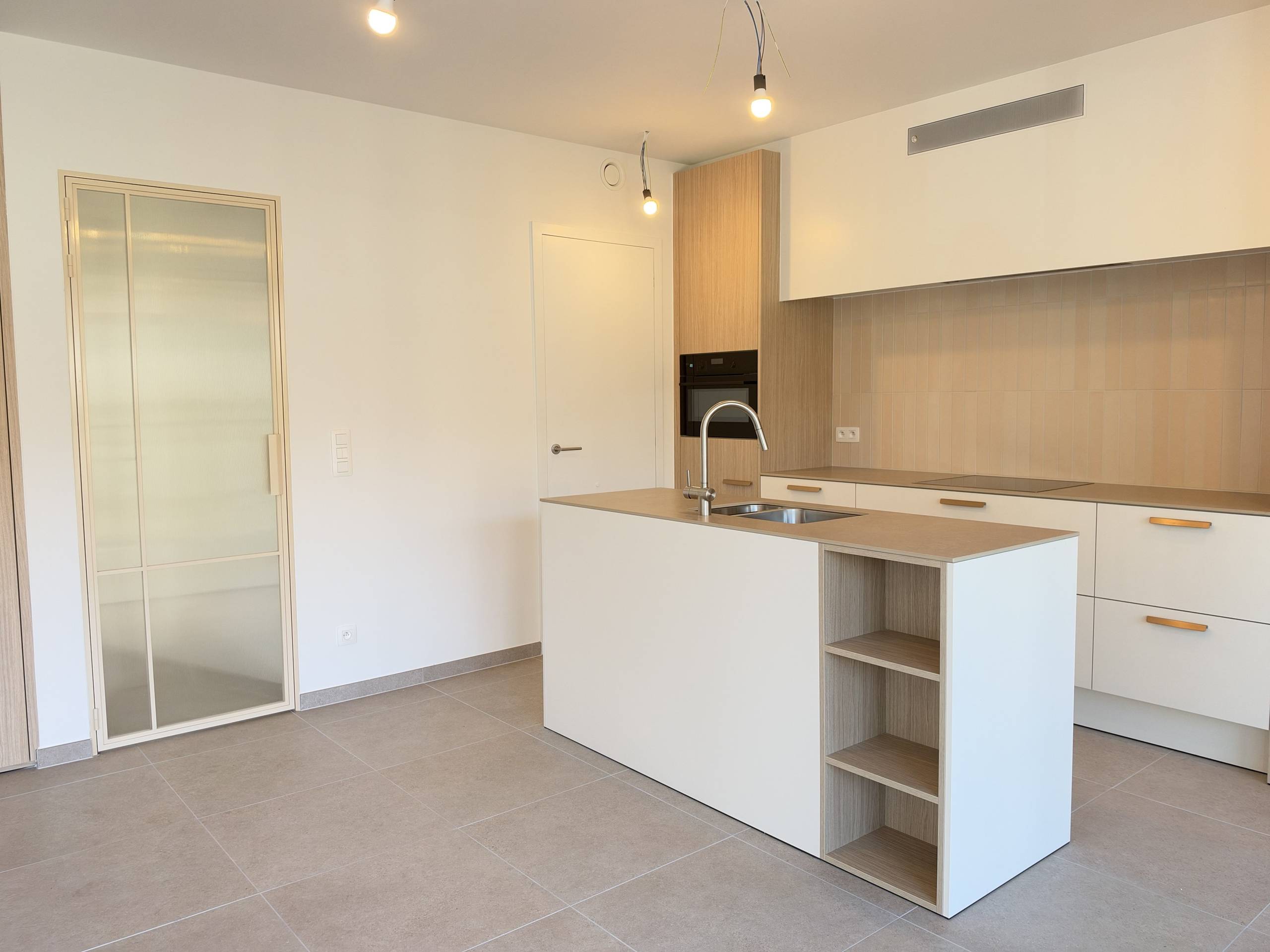 Stijlvol nieuwbouwappartement met zijdelings zicht op het water te Kristus-Koning - foto 4