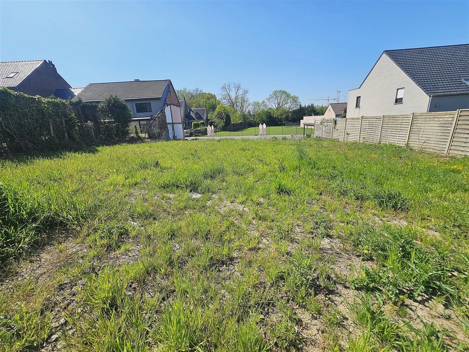 Bouwgrond voor half open bebouwing op toplocatie - foto 5