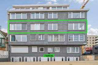 Dit heel mooi en ruim appartement met twee slaapkamers is gelegen in het gegeerde Mariakerke te Oostende, op wandelafstand van het strand...